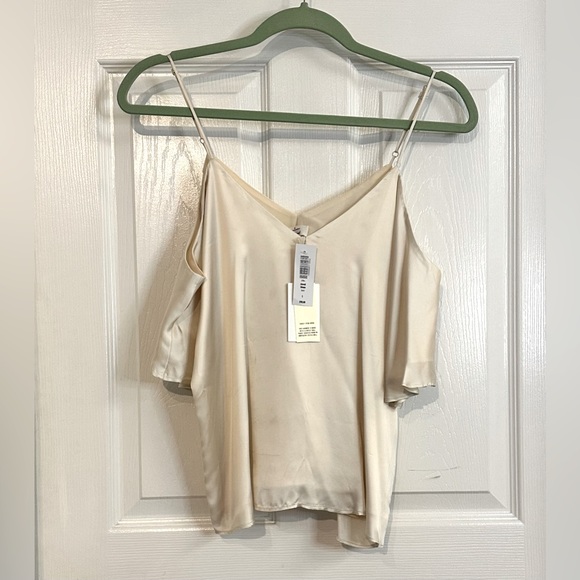 NWT - Aritzia wilfred draveil blouse colour birch size small - Picture 2 of 6